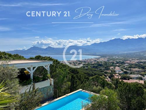 Photo de la galerie de l'établissement Magnifique villa avec vue sur la mer à Calvi, à Calvi