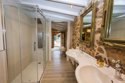 Ένα μπάνιο στο Casa de Lema Boutique