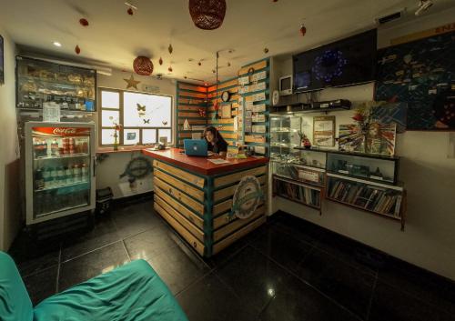 Kuchyň nebo kuchyňský kout v ubytování Mandala Yoga Hostel