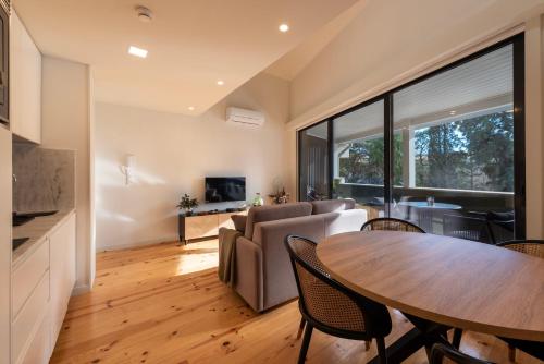 Porto Luxe Stay with shared Pool and Garden