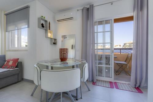 BELLAVISTA STUDIO - Modern and Renovated near Fishermen's Beach