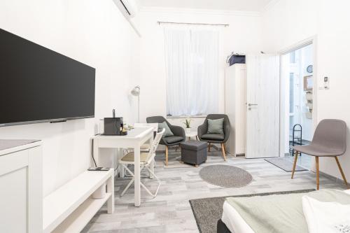 Tisza Studio Retreat