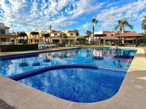 Bazén v ubytování OLIVOS 33 Casa 3 habitaciones 3 piscinas nebo v jeho okolí