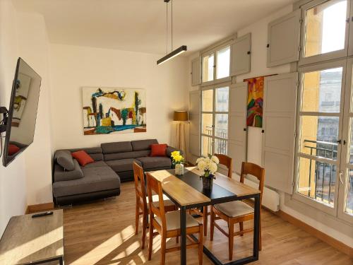 Place de la Mairie, Art Apparts