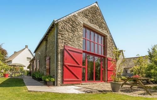 Cozy Home In Saint Lyphard With Wifi