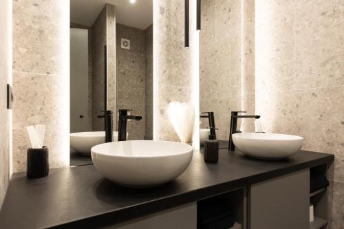 Bilik mandi di Royalton Suites