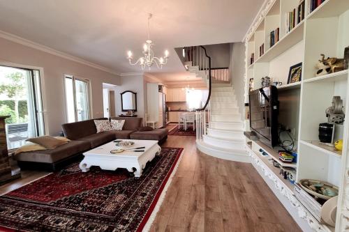 Seaside Villa with Private Yard on Adriatic Coast