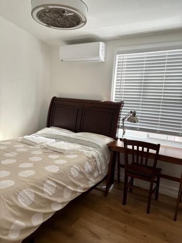 Ένα ή περισσότερα κρεβάτια σε δωμάτιο στο San Diego Homestay Master room