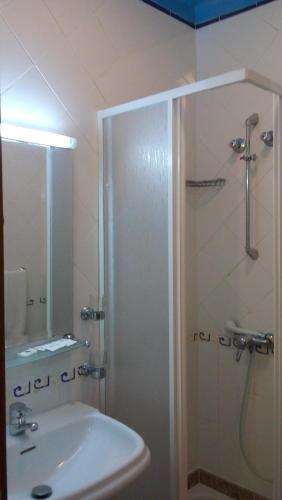 Un baño de Residencial Moeda