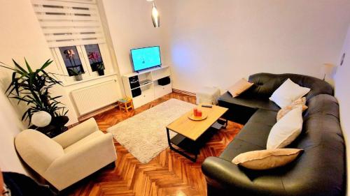 Apartments with WiFi Zagreb - 23693