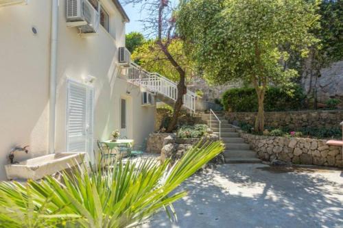 Apartments with parking space Dubrovnik - 4732