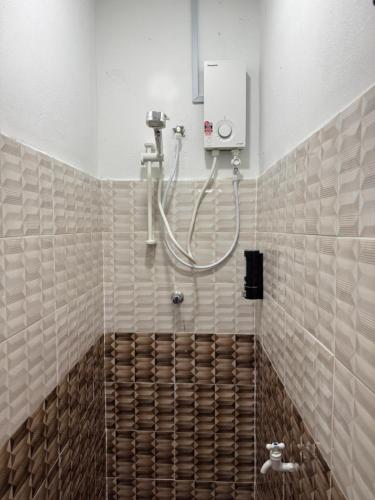 Ένα μπάνιο στο Nilam Puri