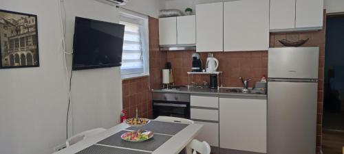 Apartments by the sea Sibenik - 23783