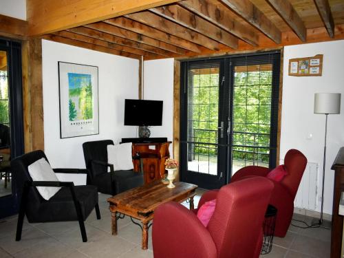 Holiday Home in Saint-Honore near Gorges