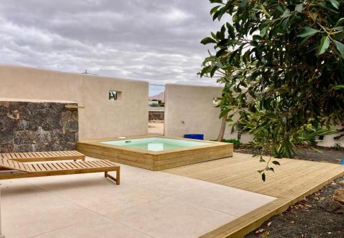 Villa Lavayarena private pool in Lajares