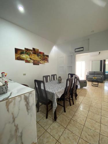 Gallery image of Hogar Urbano in Esquipulas
