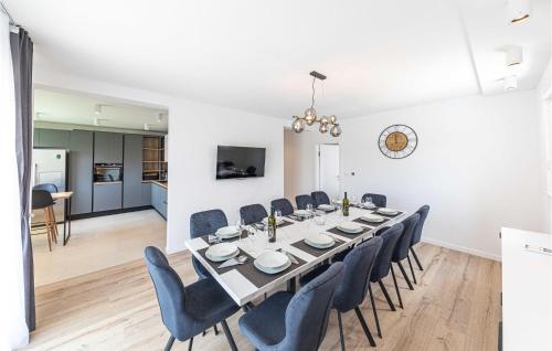 Awesome Home In Kastel Luksic
