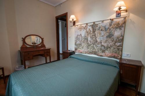 Hostal Ayestaran IIにあるベッド