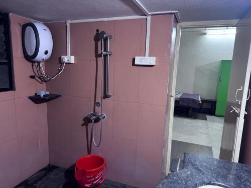 Ένα μπάνιο στο AARAMGHAR-Perfect Guest House