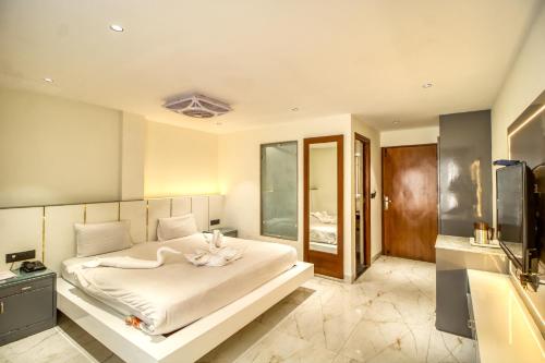 Μια τηλεόραση ή/και κέντρο ψυχαγωγίας στο Deep Hotel