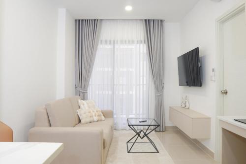 Televisyen dan/atau pusat hiburan di Condo TPL TK Contactless Check in