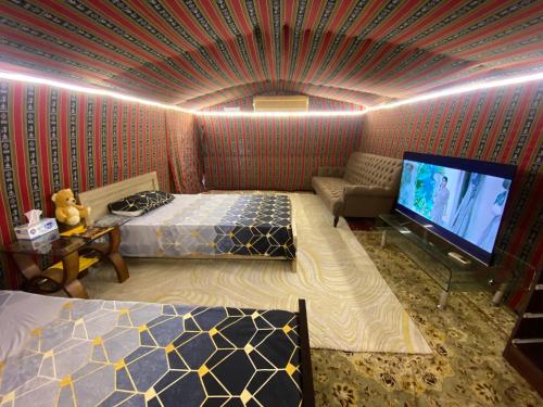 private farmhouse Tent Room