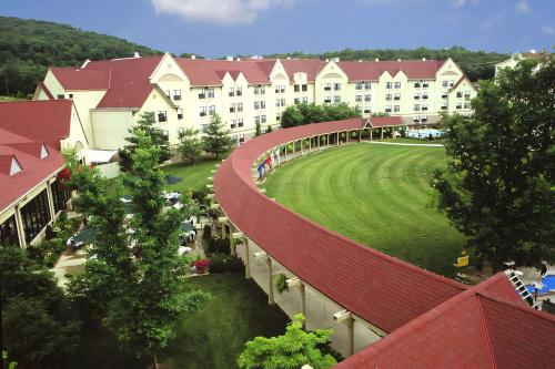 Gallery image of Branson Hillside Hotel in Branson