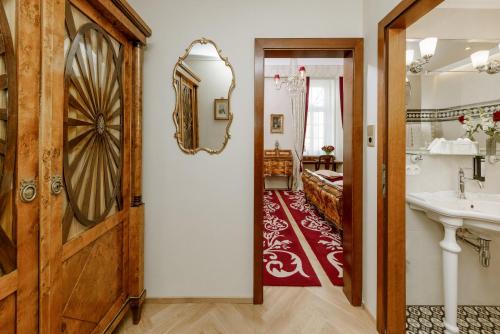 Kúpeľňa v ubytovaní Hotel Stefanie - VIENNA'S OLDEST HOTEL