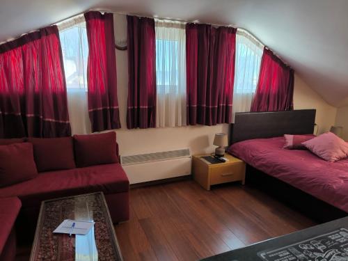 Gallery image of Апартамент-студио Б4-4-1 Божурленд in Bansko
