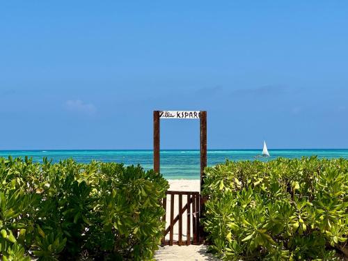 Villa Kipara - Beachside - Private Pool & Jacuzzi