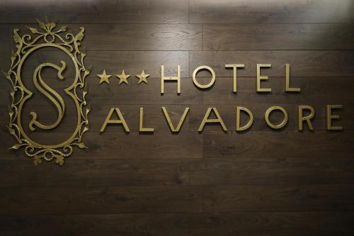 Certificado, premio, señal o documento que está expuesto en Hotel Salvadore