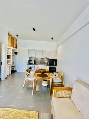 Η κουζίνα ή μικρή κουζίνα στο Zanzibar Stays - Paje Accommodation Collection