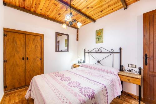 Postel nebo postele na pokoji v ubytování Casa Rural La Jirola -La Vivienda 1