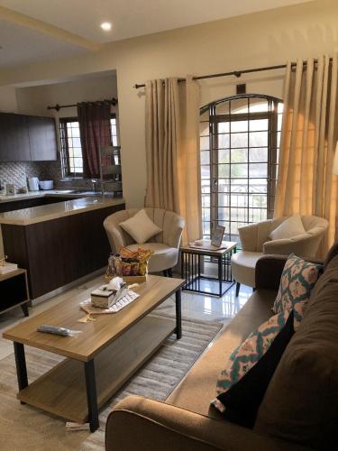 Aurora by Lumo Living, Luxury 1BR RiverLoft