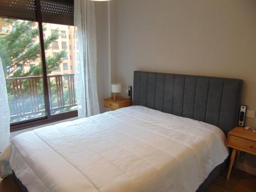 Airport Madrid Plenilunio suites beige
