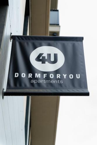 Dorm4You Arena 2に飾ってある許可証、賞状、看板またはその他の書類
