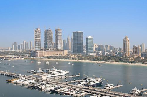 Silkhaus Vacation Homes Waterfront 1BR in Marina Vista Tower