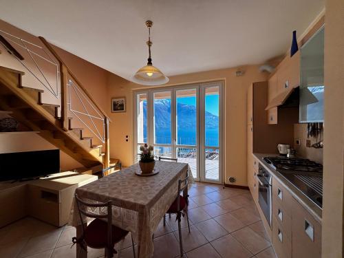 Kuchyň nebo kuchyňský kout v ubytování La casa di Emy- Larihome A74