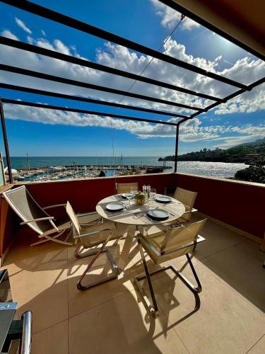 Appartement avec vue sur le port de la Figueirette