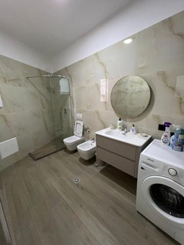 Bany a Large Apartment