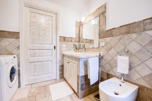 Ένα μπάνιο στο Villa Barastula, confort e relax