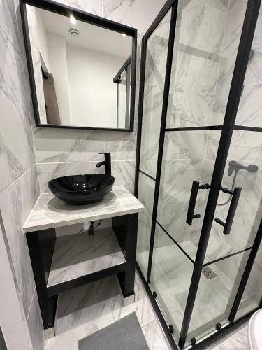 Photo de la galerie de l'établissement Studio Black and White, à Menton