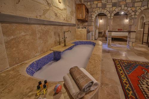 Bilik mandi di Luwian Stone House