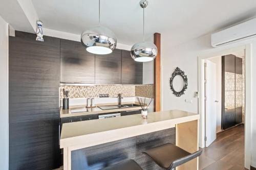 Modern Apartment Next to La Malagueta Beach