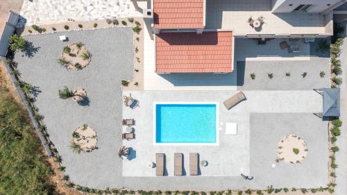 Πισίνα στο ή κοντά στο Escape In View Villa Rhodes