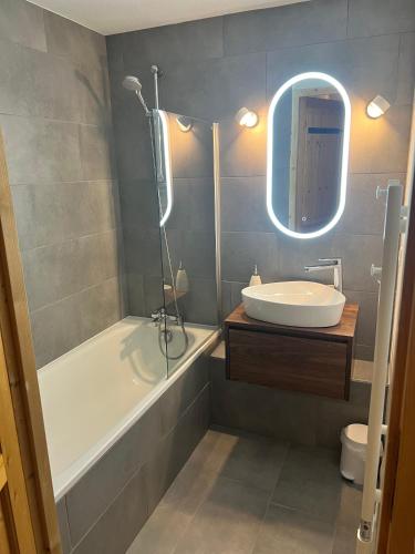 Photo de la galerie de l'établissement Les Fermes de Saint Sorlin H103 4-6 personnes, à Saint-Sorlin-dʼArves