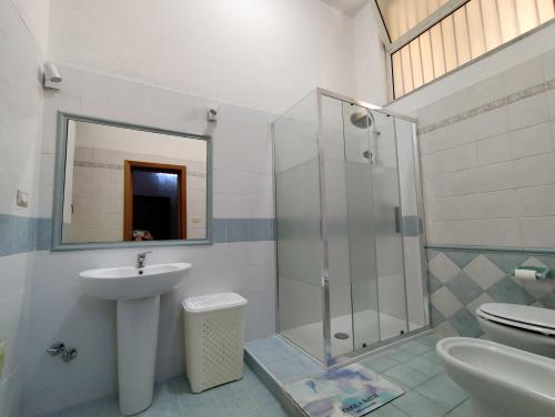 Ένα μπάνιο στο La Casa Di Via Marzulli