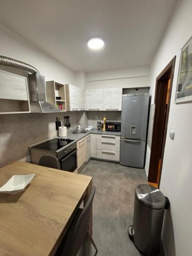 Una cocina o zona de cocina en 4 Rooms Apartments
