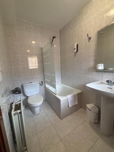 Koupelna v ubytování Hostal Legaz