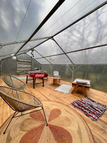 Photo de la galerie de l'établissement Roulotte insolite en pleine forêt- Domaine Temali, à Labouheyre